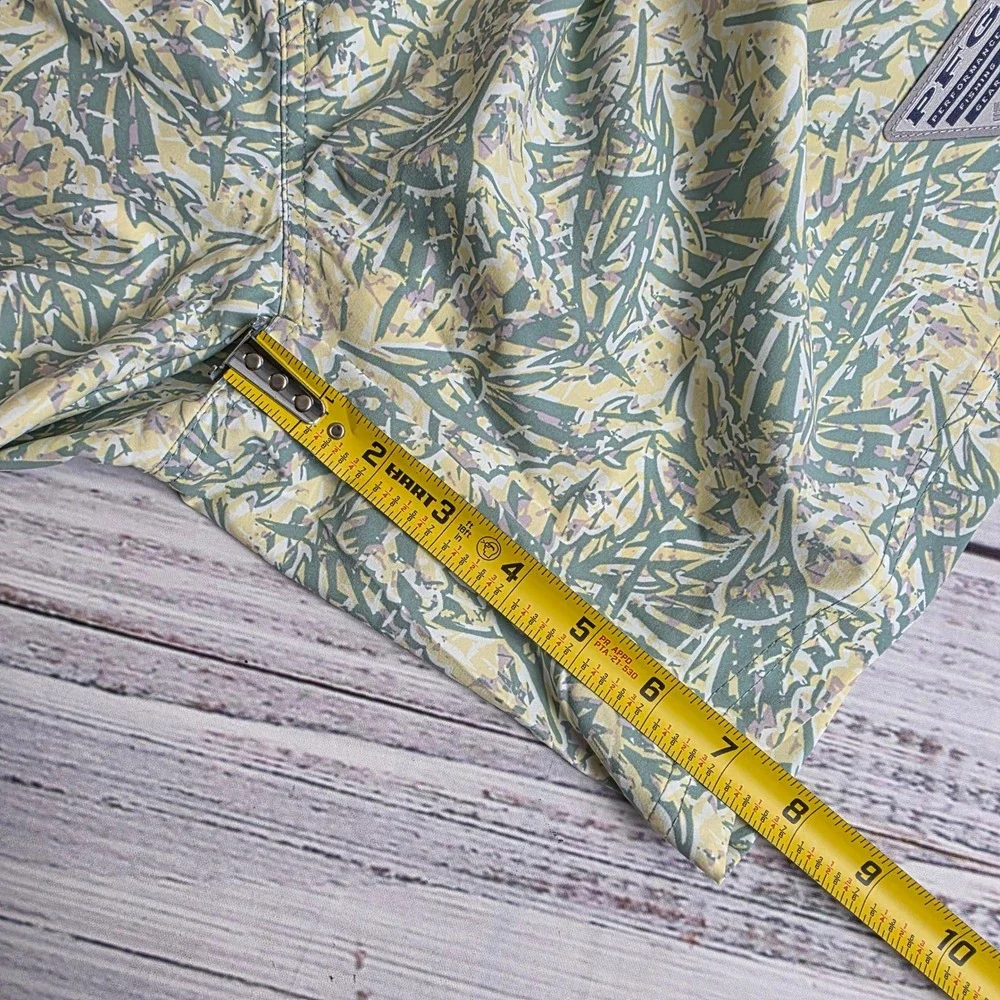 Columbia PFG Rambler Printed Water Shorts Mens Small Green Yellow FM3173-758 NEW
